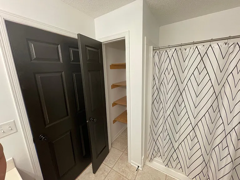 1364 Conservatory Ct — Photo 36
