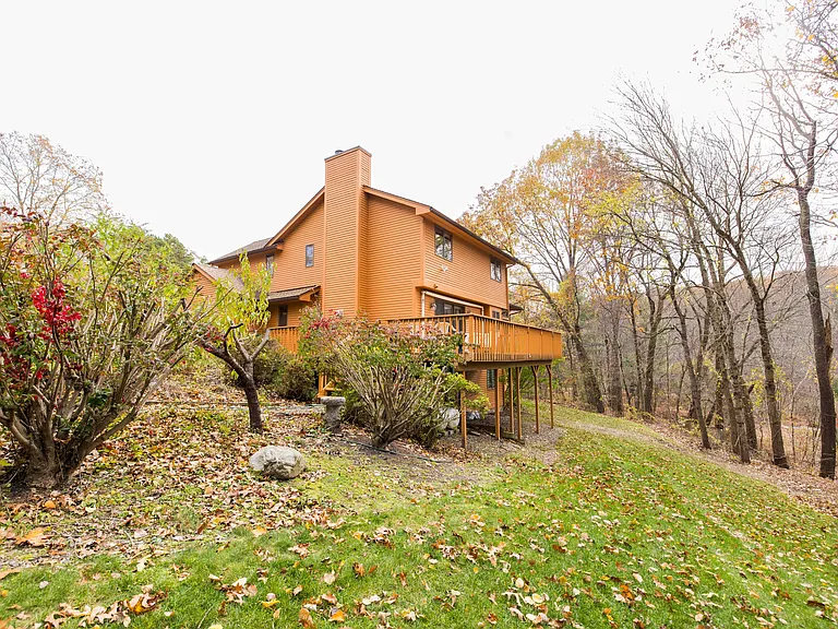 18 Clifford Ave — Photo 45