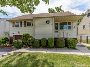 70 Mercer St, Metuchen, NJ 08840