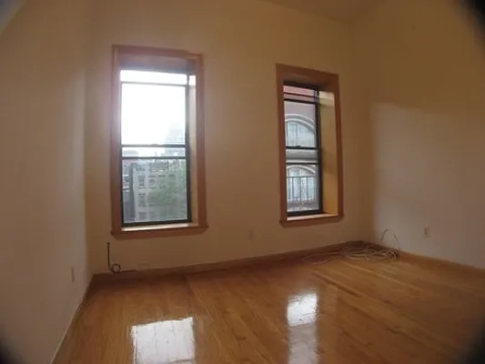Rented by Mark David | media 22
