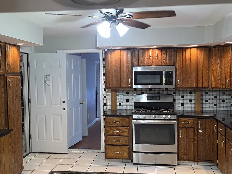 304 Park St #1 — Photo 7