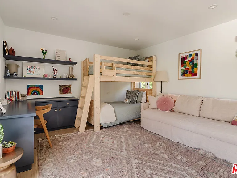 712 San Lorenzo St — Photo 42