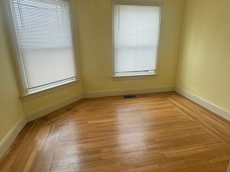 1st image of 153 Wellington Ave Floor 1