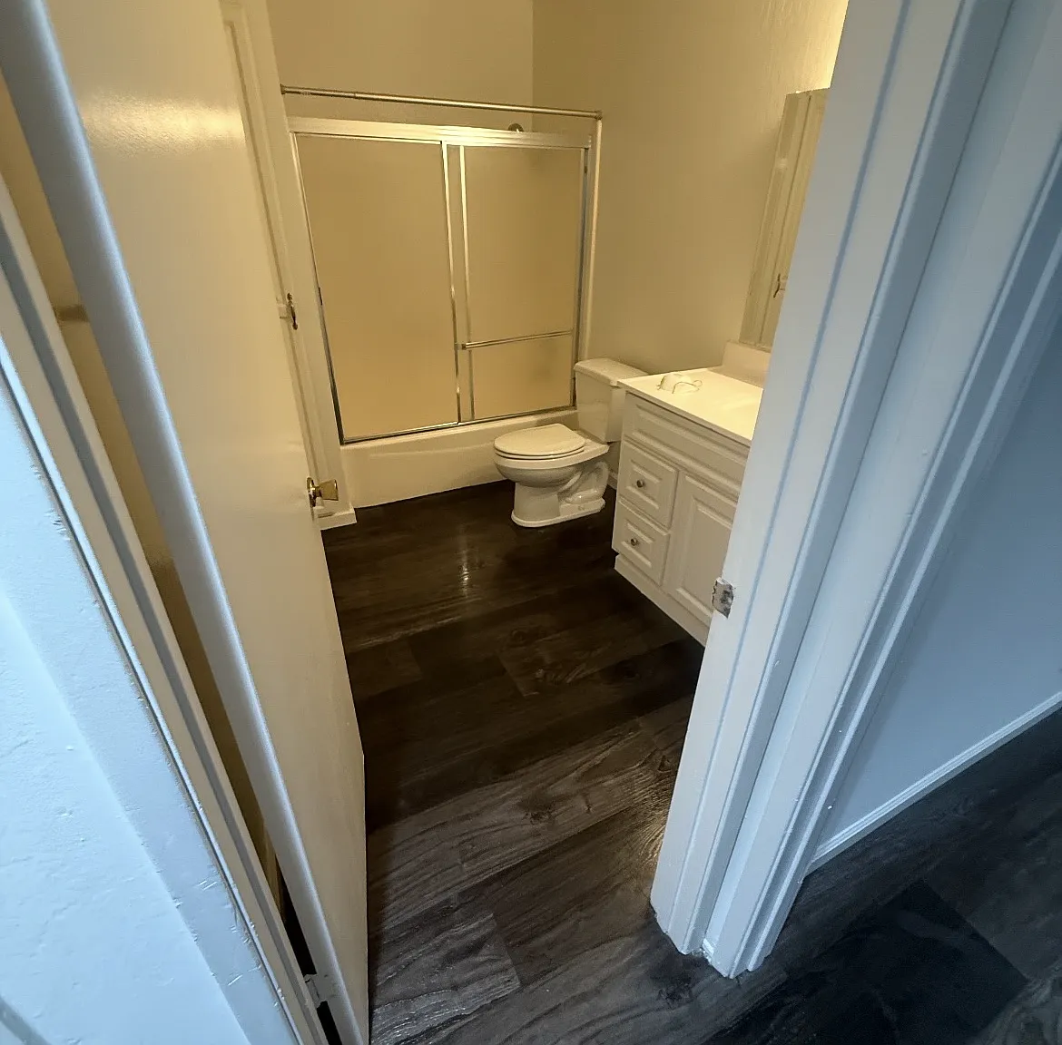 2 bed, 902 sqft, $2,700 — Photo 3