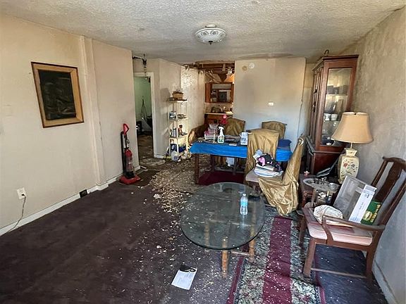 3rd image of 4224 NE 19th St