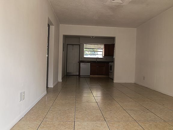 4th image of 4900 SW 28th Ter #N