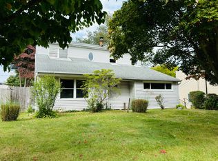 27 Bryant Rd, Glen Cove, NY 11542