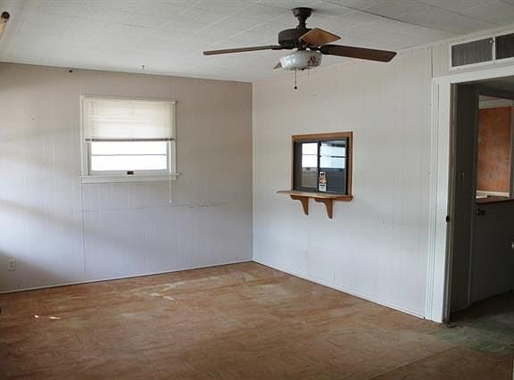 5th image of 602 Avenue E