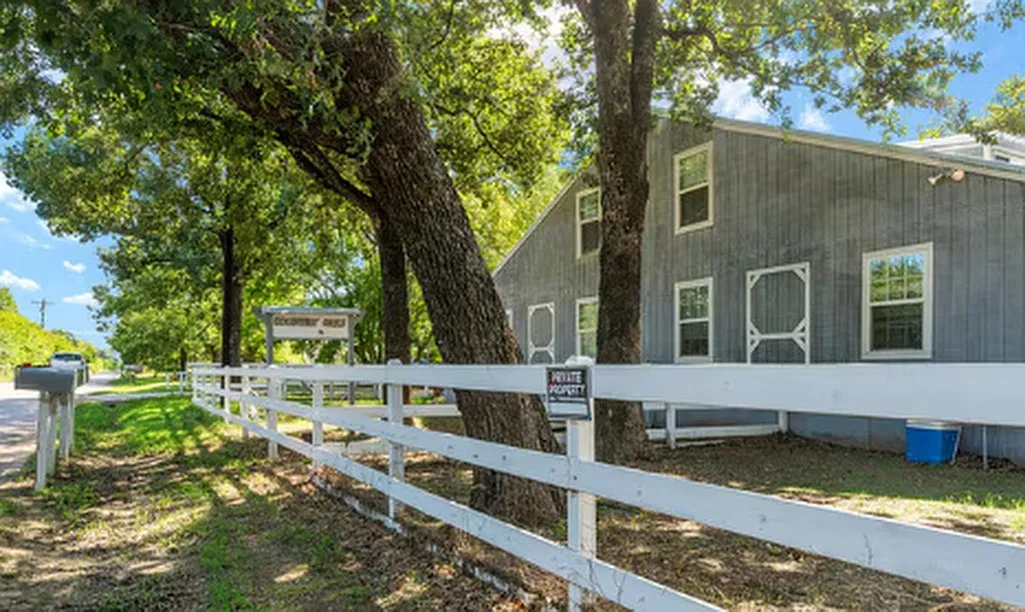 Country Oaks Apartments — Photo 3