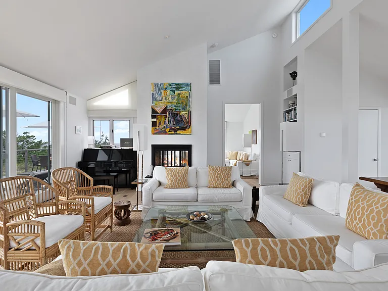114 Dune Rd — Photo 14
