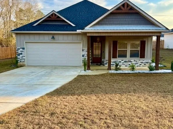 1642 E Smithville Rd, Dothan, AL 36301