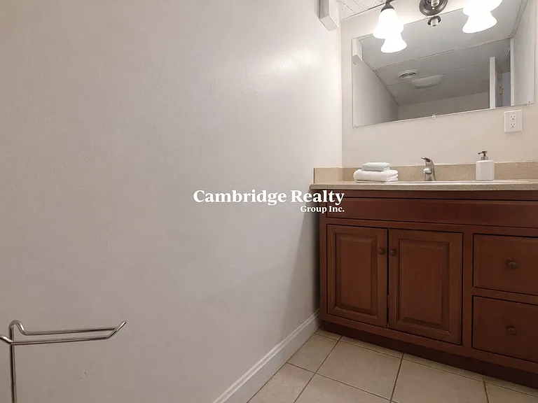 9 Medford St #1T — Photo 11