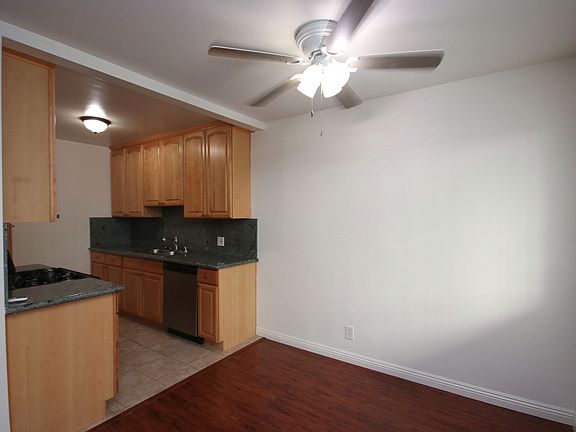 5th image of 252 S Mentor Ave #2