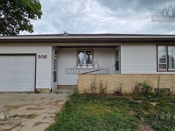 2nd image of 208 3rd St SW