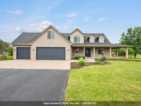 8120 Challenger Dr, Neenah, WI 54956