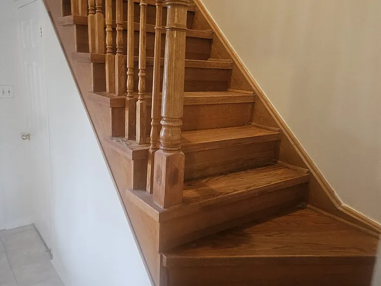 112 Lauraglen Cres — Photo 12