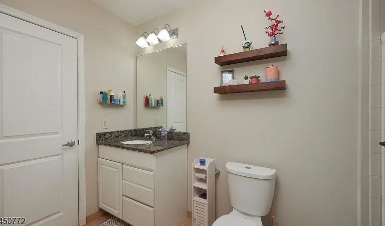 1209 Summit Ave #405 — Photo 13