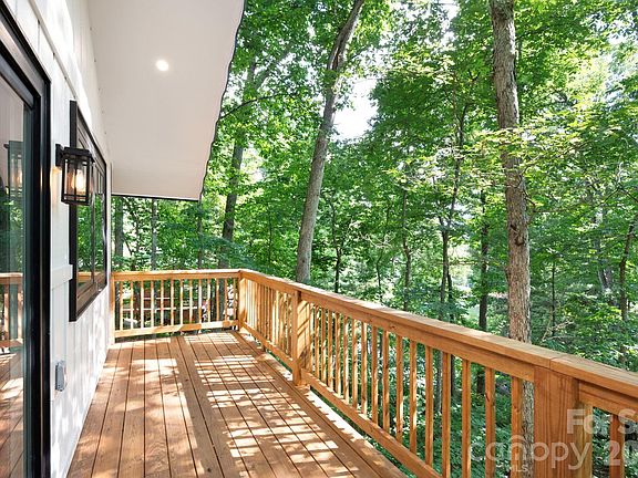 4th image of 17 Woodhaven Pl
