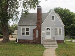 827 Turner Ave, Hastings, NE 68901