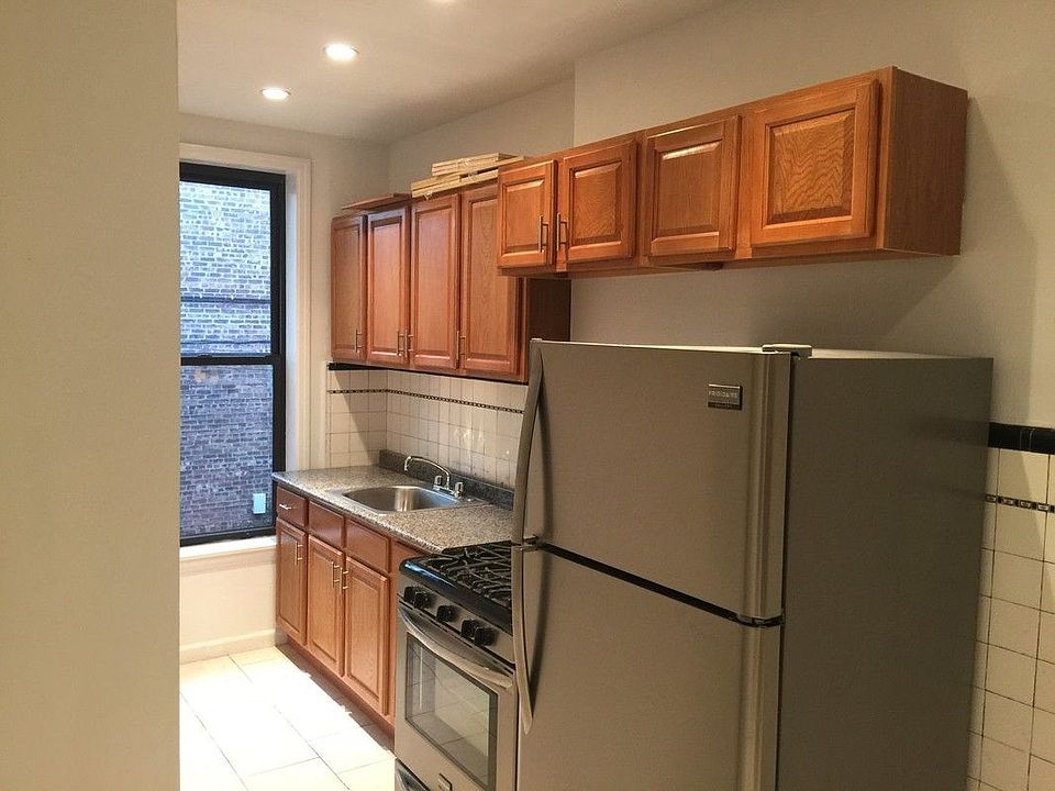 1st image of 637 Vanderbilt Ave #1
