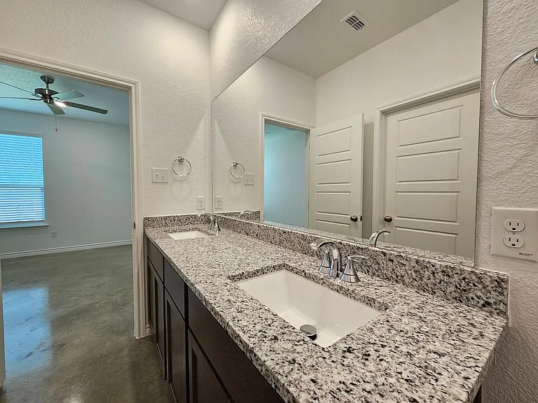 604 Pacific Crest Trl #A/B — Photo 10