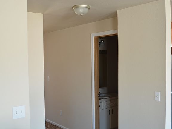 4th image of 9815 Donovan Ct SE