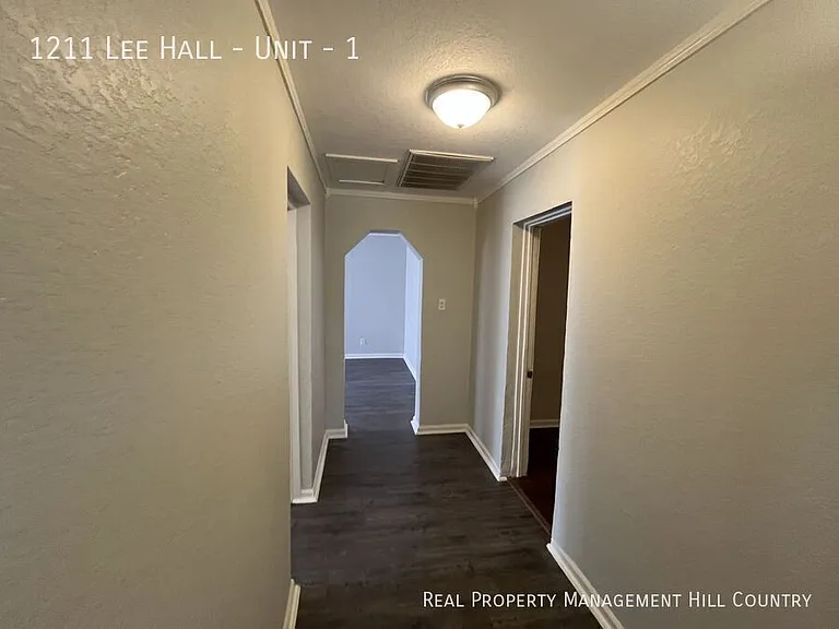 1211 Lee Hall #1 — Photo 10