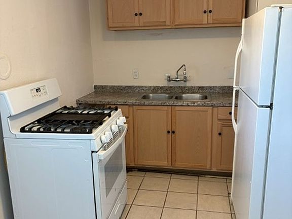 4th image of 870 Jeanne Ave APT 2