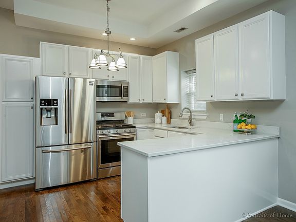 2nd image of 3755 N Wilton Ave APT 1NE