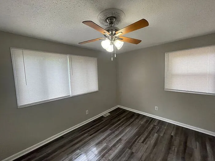 1306 Northwoods Dr — Photo 12