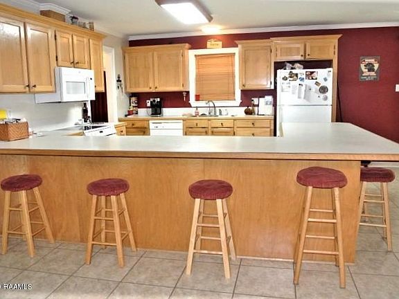 5th image of 610 Heather Ln