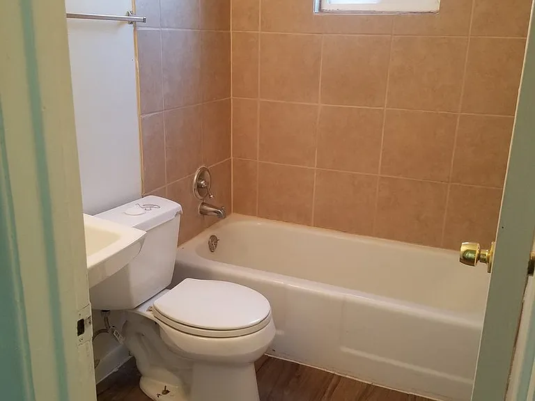 528 Vermont Street NE — Photo 9