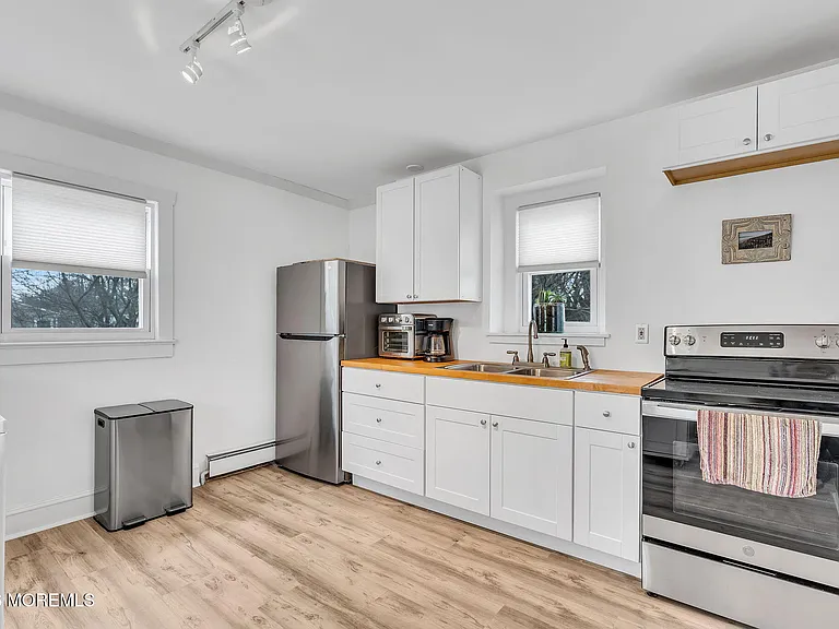 1227 Bay Ave — Photo 7
