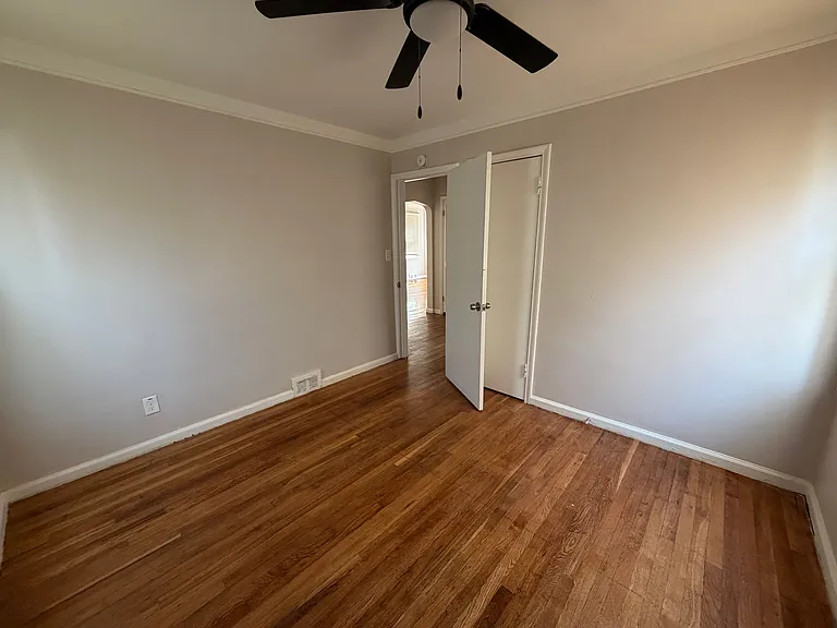 17600 Westmoreland Rd — Photo 6