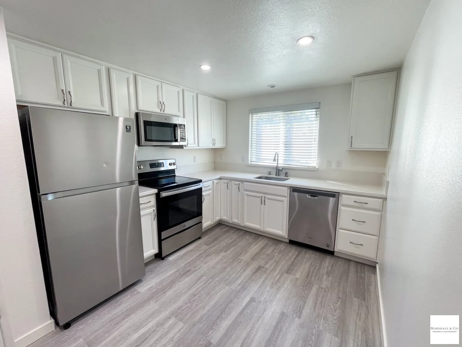 13 Park Crest Ct APT C photo 1