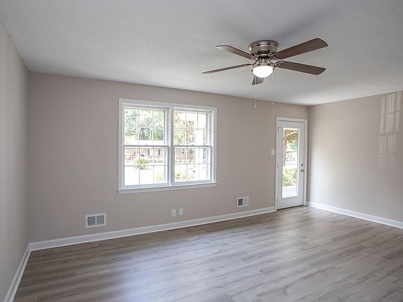 3rd image of 2129 Arrowwood Rd W