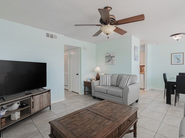 8460 Gulf Blvd APT 202