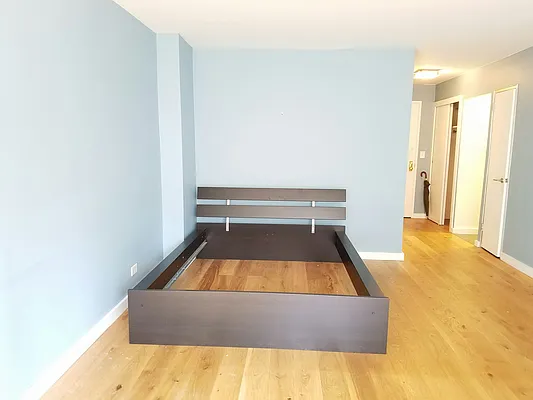 Rented by Manhattan Apartment Organization | media 149