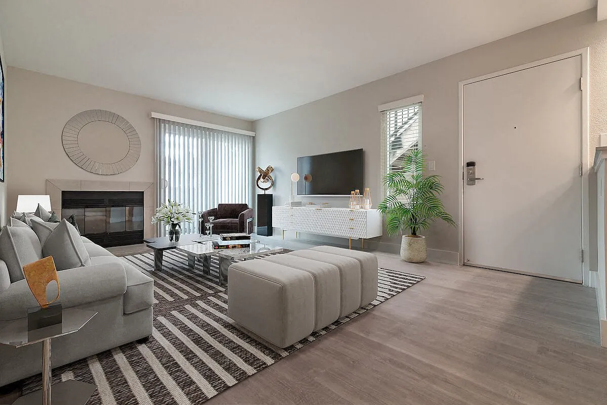Laguna Gardens Apts. — Photo 3