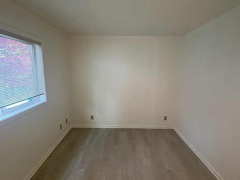 8058 Fauntleroy Way SW — Photo 13