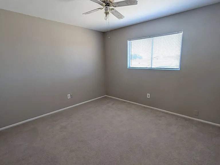 976 Sunmeadow Dr — Photo 16