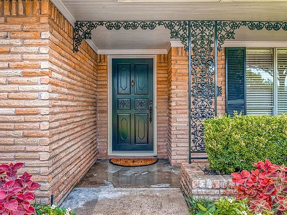 4th image of 1602 Droxford Dr