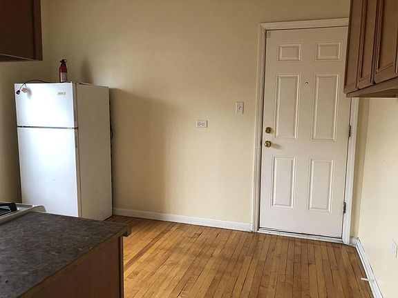 4th image of 8714 S Jeffery Blvd APT 2R