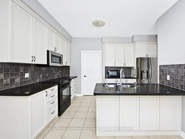 48 Riverwalk Pl — Photo 10