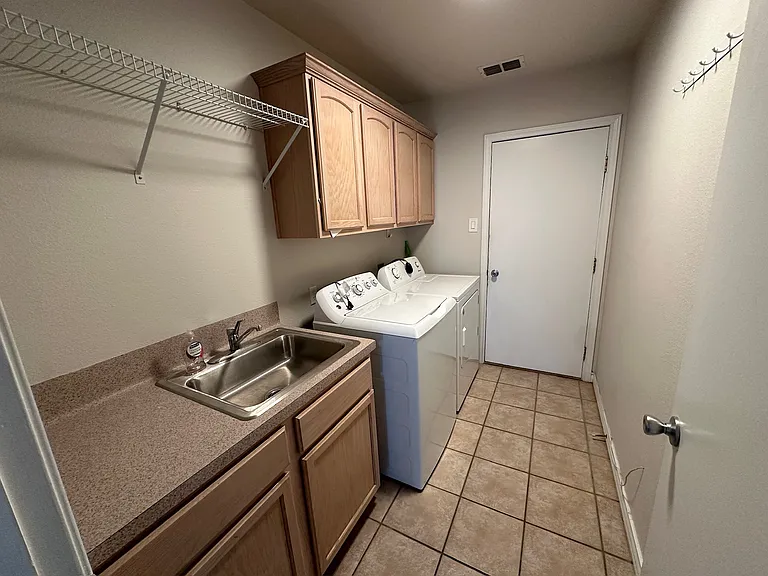 14922 Aquarius St — Photo 38