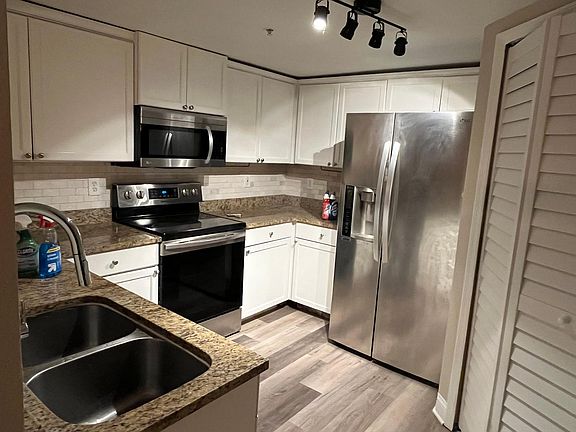 3rd image of 1325 Rotonda Poin Unit 309
