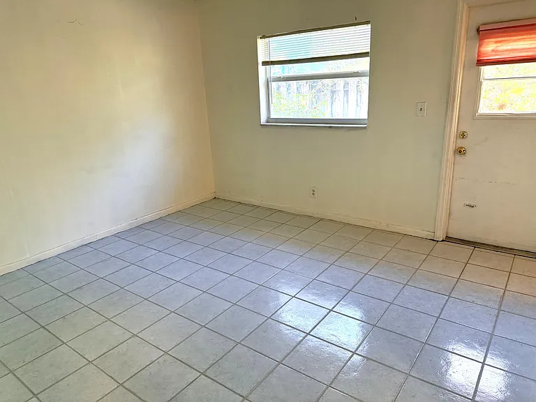 4649 Bougainvilla Dr — Photo 3