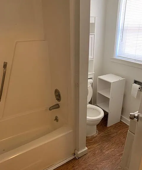 320 Fraser Cir #6 — Photo 1