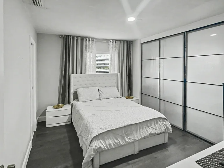 1204 E Lambright St #3 — Photo 15