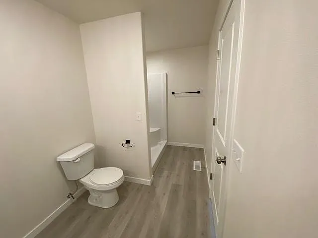 1185 Exchange St — Photo 18